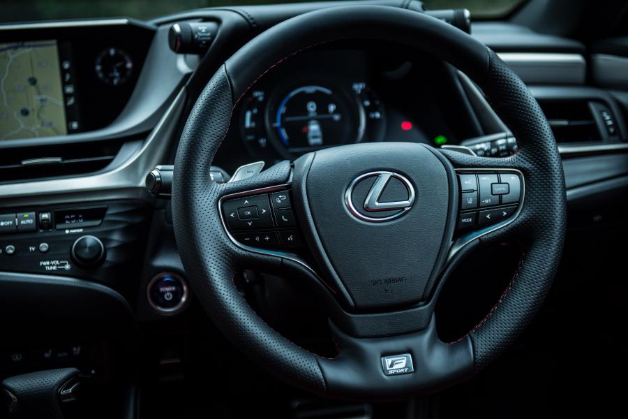 Панель приборов Lexus ES300h F-Sport 2018 года  (JP) (фото 15 из 22)